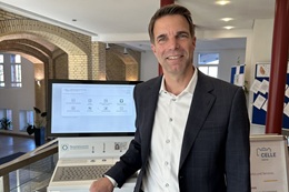  Oberbürgermeister Dr. Nigge am neuen Bürgerterminal (Foto: Stadt Celle)