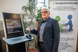 Günter Weick berichtet über buergerservice.org. Foto: buergerservice.org