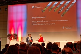 Vorschaufoto zu dem Artikel: Der Kongress "Digitale Städte - Digitale Regionen" ist die Leitveranstaltung des Landes Hessen für die Digitalisierung in Kommunen/Regionen. buergerservice.org war mit dabei. 