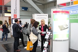 Ehrenamtliche Helfer unterstützen buergerservice.org auf der CeBIT (Bild: buergerservice.org).